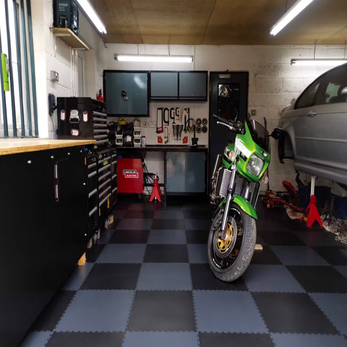 Interlocking Floor Tiles & Ramps Single Garage Pack (45m2 + 12 ramps) Graphite & Black X500/7